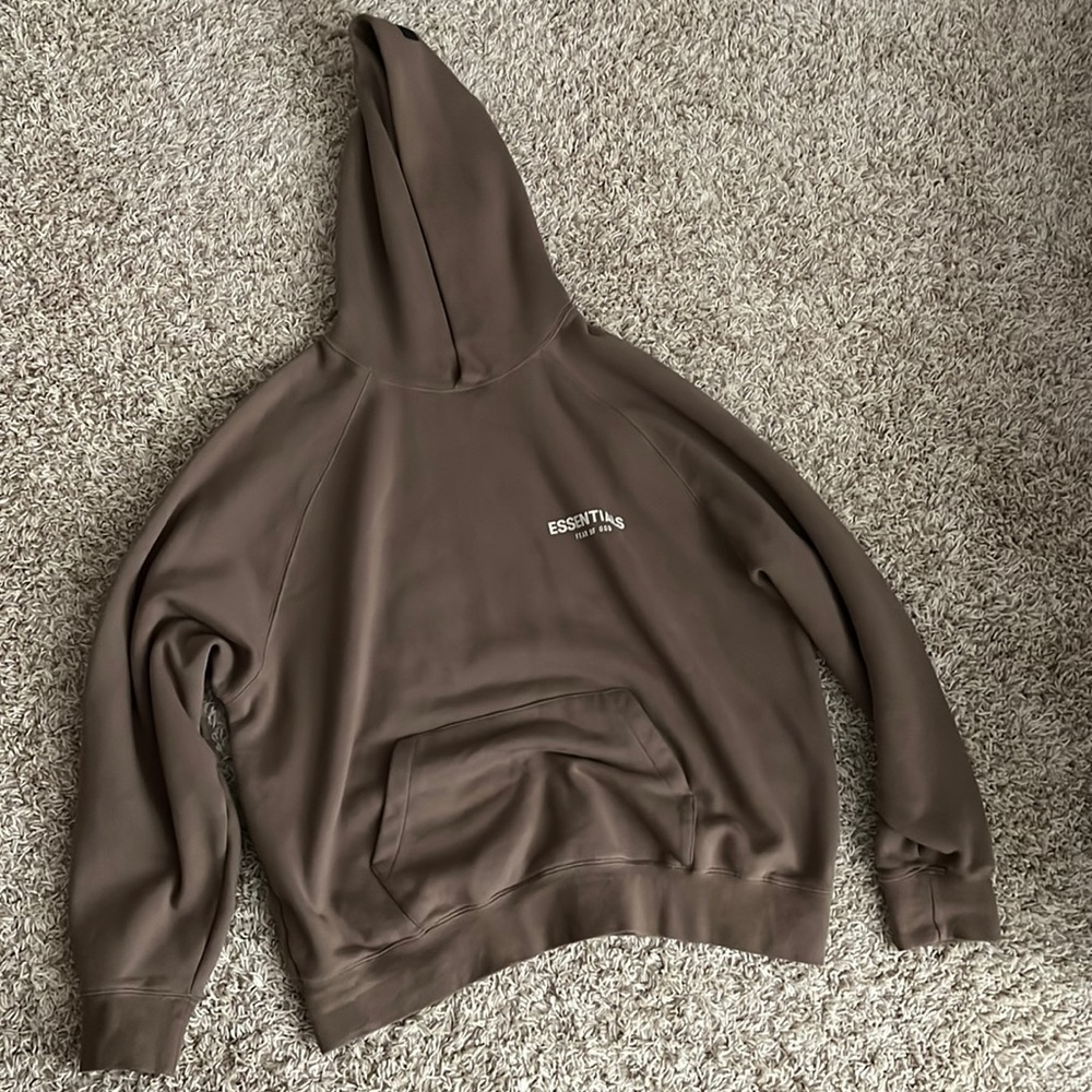 used essentials hoodie. Was too big so never wore it and trying to get rid of it